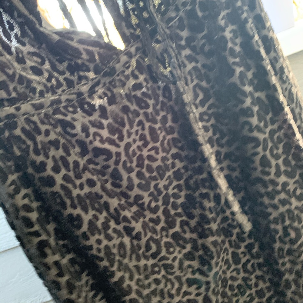 Black velvet animal print HoneyPunch dress - Picture 3 of 4